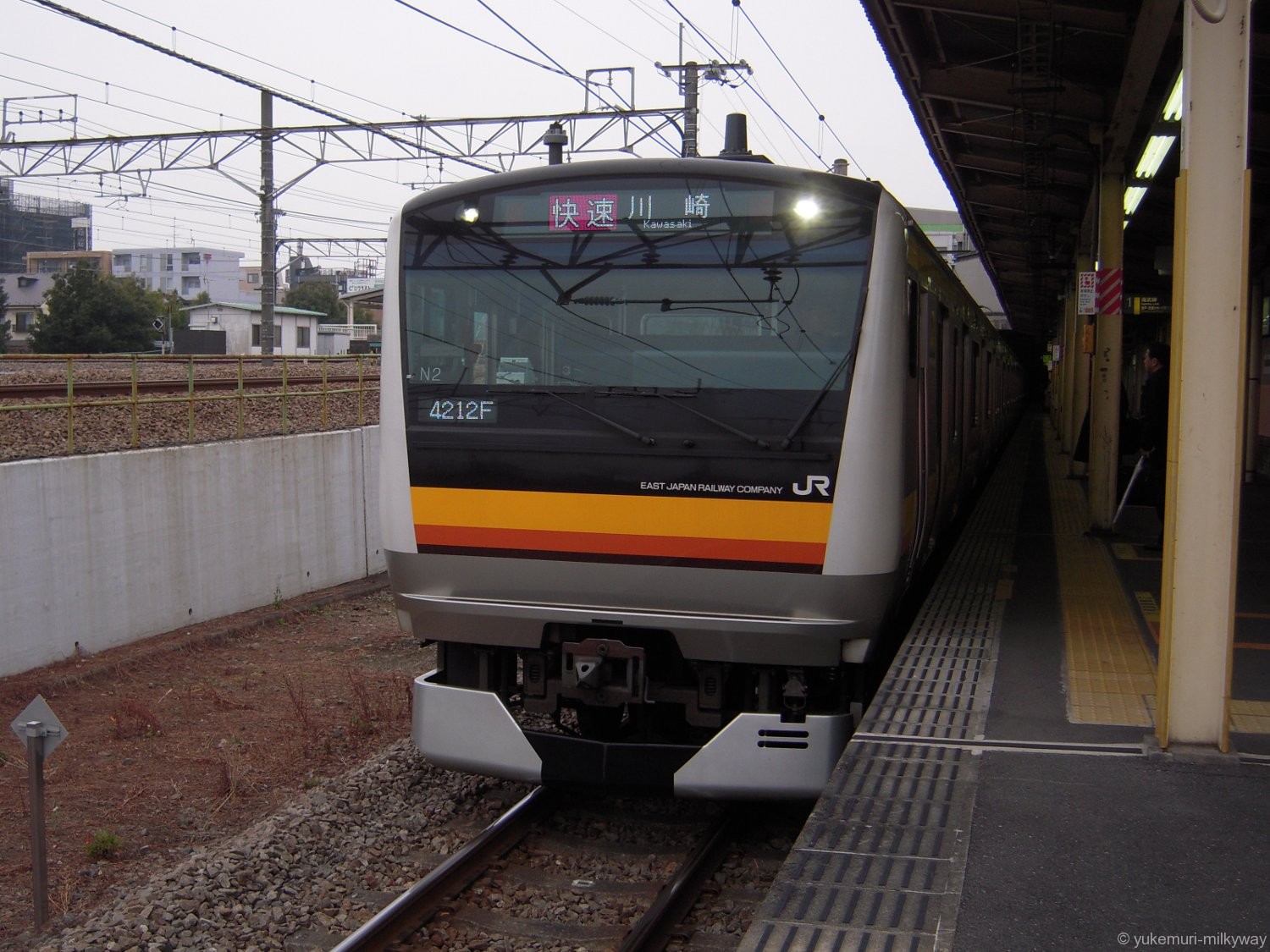 JR南武線E233系8000番台 快速川崎行き ＠府中本町