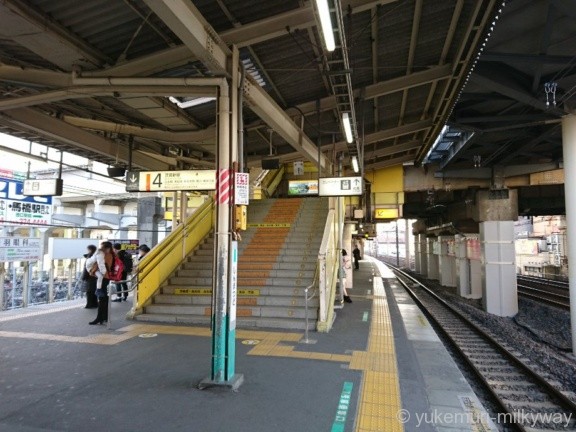 新松戸駅常磐線ホームより武蔵野線下りホームへの階段