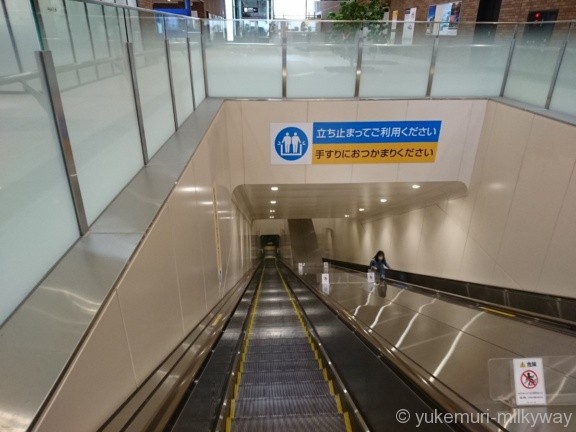 世田谷代田駅 1階～地下1階エスカレーター